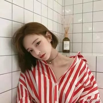 隔壁的吸血鬼美眉